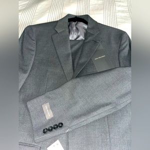 Basically New Van Heusen Médium Gray 2-piece suit